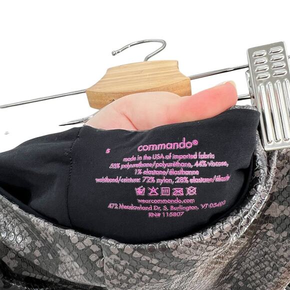 Commando Faux Leather Legging with Control Gray‎ Snake Print Size Small - Picture 9 of 9